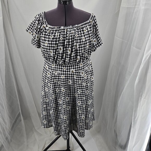 718-11 Torrid Gingham black white checked Daisy off shoulder dress Size 2 18/20 - Picture 1 of 9